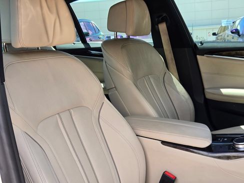 Used 2019 BMW 540i w/ Convenience Package RWD image 30