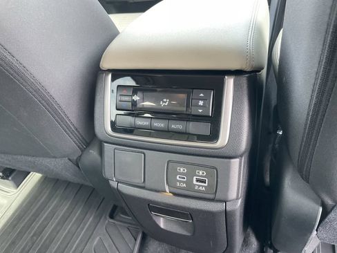 Certified 2025 Subaru Ascent Premium w/ Popular Package #1 AWD/4WD image 24