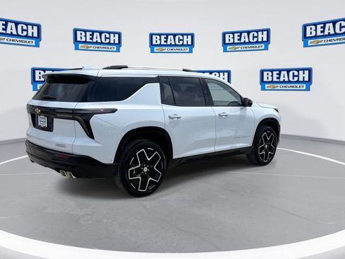 Used 2026 Chevrolet Traverse High Country w/ LPO, Floor Liner Package AWD/4WD image 8
