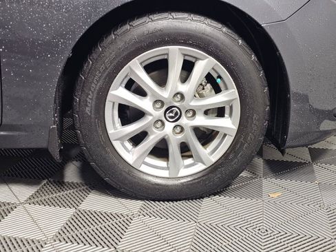 Used 2014 MAZDA MAZDA3 i Touring w/ Technology Package image 9