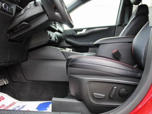 Used 2023 Ford Escape ST-Line w/ Cold Weather Package FWD image 10
