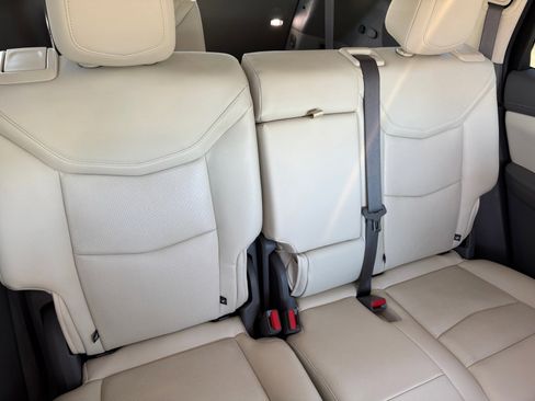 Used 2023 Cadillac XT6 Premium Luxury w/ Technology Package image 18