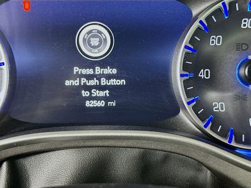 Used 2022 Chrysler Pacifica Touring-L w/ Uconnect Theater Family Group image 19