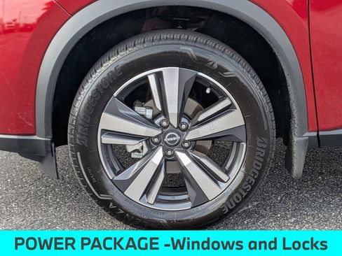 Used 2025 Nissan Rogue SL image 12