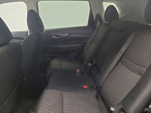 Used 2020 Nissan Rogue SV FWD image 18