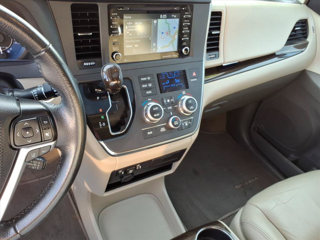 Used 2019 Toyota Sienna XLE w/ XLE Navigation Package FWD image 33