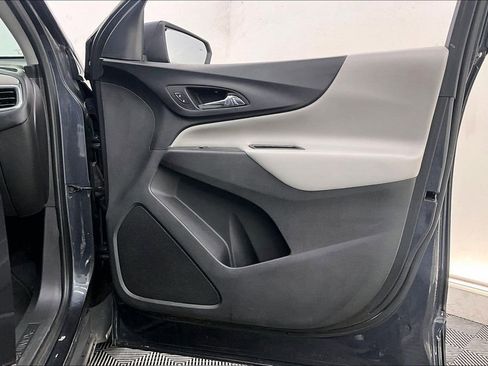 Used 2022 Chevrolet Equinox LS w/ LS Convenience Package image 25