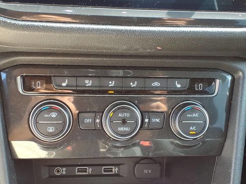 Used 2018 Volkswagen Tiguan SE w/ Panoramic Sunroof Package image 20