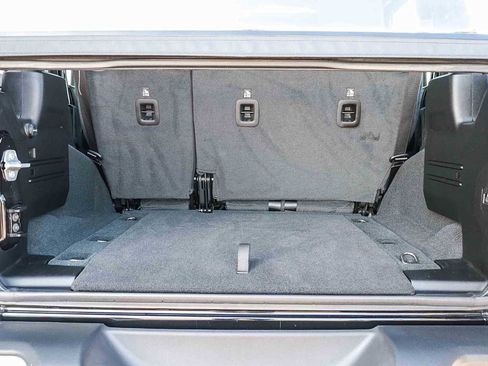 Used 2022 Jeep Wrangler Unlimited Sport image 26