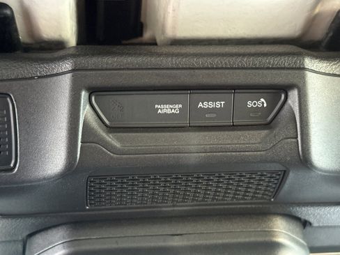 Used 2025 Jeep Wrangler Unlimited Rubicon AWD/4WD image 23