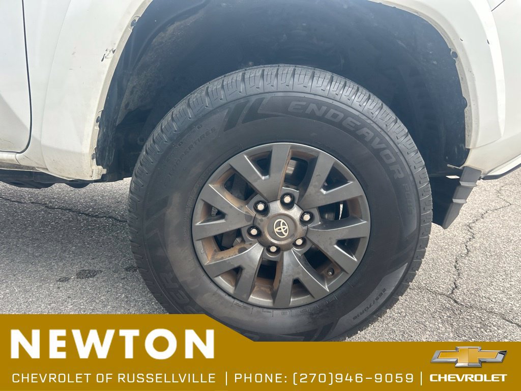 Used 2023 Toyota Tacoma SR5 AWD/4WD image 12
