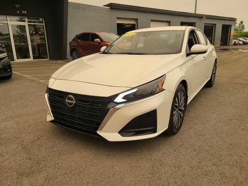 Used 2023 Nissan Altima 2.5 SV FWD image 1