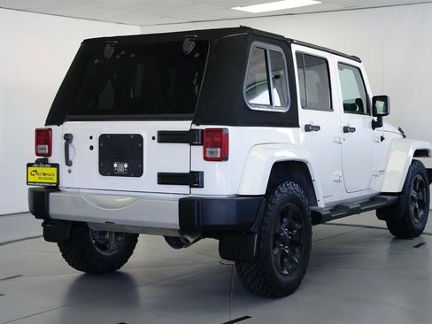 Used 2013 Jeep Wrangler Unlimited Sahara image 6