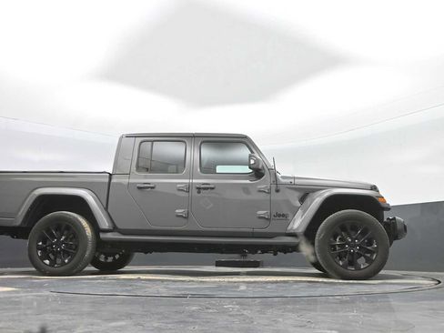 Used 2022 Jeep Gladiator Overland AWD/4WD image 35