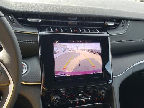 New 2025 Jeep Grand Cherokee L Laredo image 20