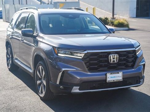 New 2025 Honda Pilot Touring image 3