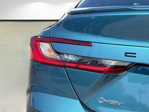 Used 2025 Toyota Camry SE FWD image 10