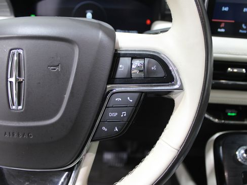 Certified 2021 Lincoln Nautilus Black Label image 11