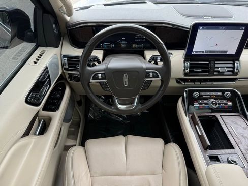 Used 2019 Lincoln Navigator Reserve AWD/4WD image 30