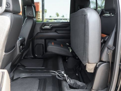 Used 2024 GMC Sierra 2500 AT4 w/ AT4 Preferred Package AWD/4WD image 38