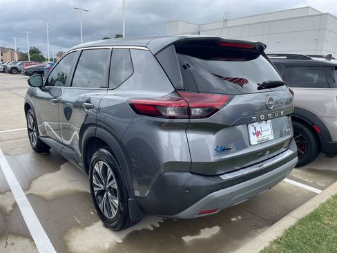 Used 2022 Nissan Rogue SV FWD image 6