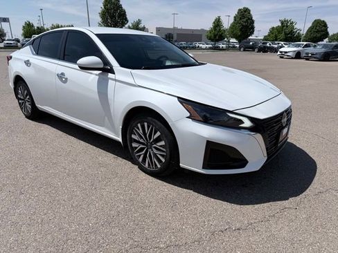 Certified 2023 Nissan Altima 2.5 SV AWD/4WD image 4