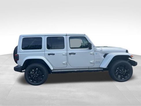 Used 2024 Jeep Wrangler Unlimited Sahara image 8