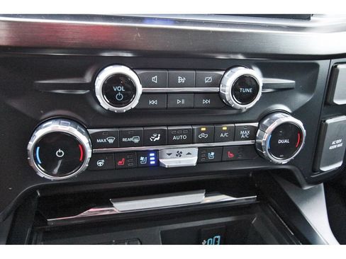 Used 2023 Ford F250 Lariat w/ Sport Appearance Package AWD/4WD image 27