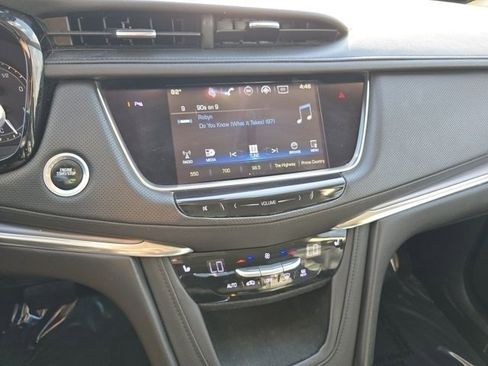 Used 2017 Cadillac XT5 Luxury image 38