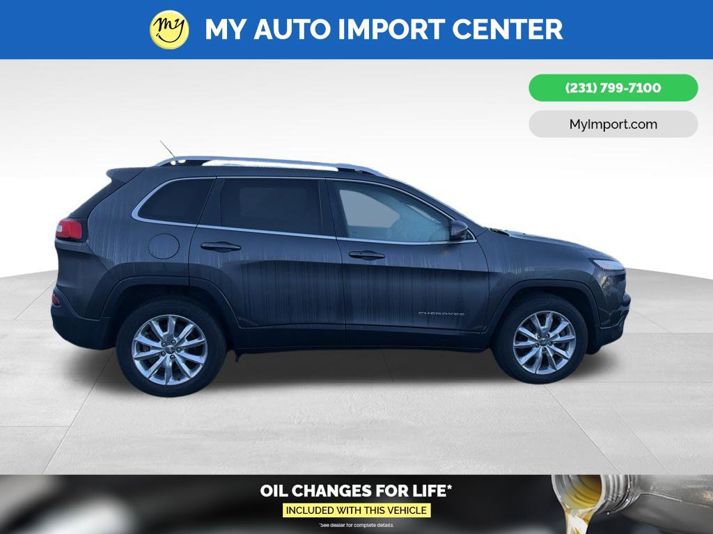 Used 2017 Jeep Cherokee Limited w/ Trailer Tow Group AWD/4WD image 7