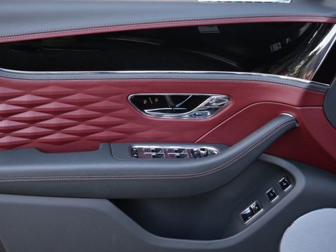 Used 2024 Bentley Flying Spur Azure image 16