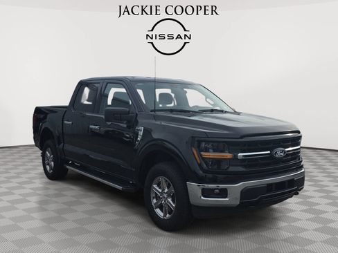 Used 2025 Ford F150 XLT w/ Equipment Group 301A Standard AWD/4WD image 3