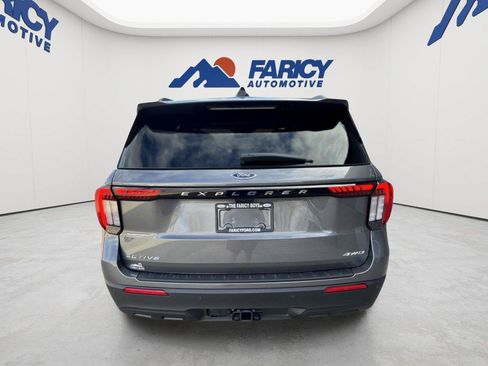Used 2026 Ford Explorer Active AWD/4WD image 3