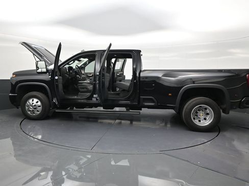 Used 2025 Chevrolet Silverado 3500 High Country w/ High Country Premium Package AWD/4WD image 30