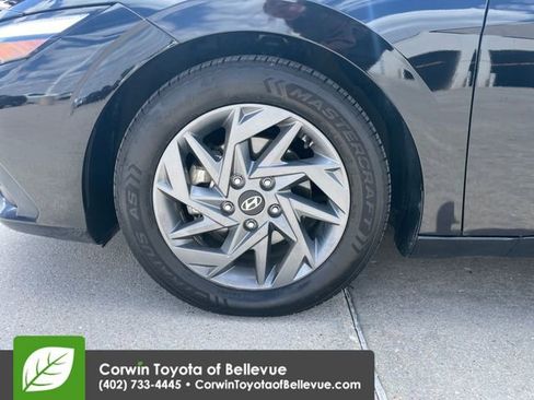 Used 2024 Hyundai Elantra SEL FWD image 27