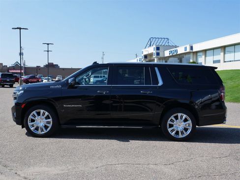 Used 2023 Chevrolet Suburban High Country w/ Max Trailering Package image 2