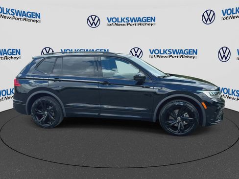 Used 2024 Volkswagen Tiguan SE R-Line FWD image 9