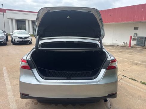 Used 2020 Toyota Camry LE image 26