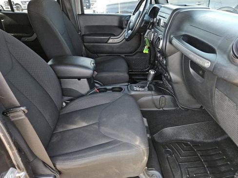 Used 2017 Jeep Wrangler Unlimited Sport w/ Quick Order Package 24S image 28