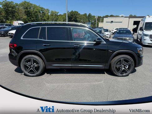 Used 2026 Mercedes-Benz GLB 250 4MATIC image 9