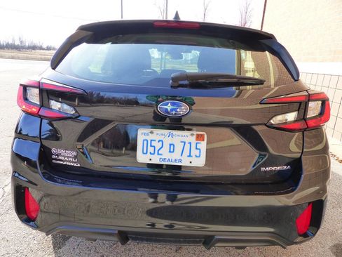 Used 2024 Subaru Impreza 2.0i Sport image 8