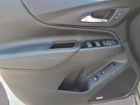 Used 2023 Chevrolet Equinox Premier image 13