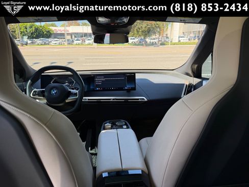 Used 2024 BMW iX xDrive50 w/ Premium Package AWD/4WD image 15