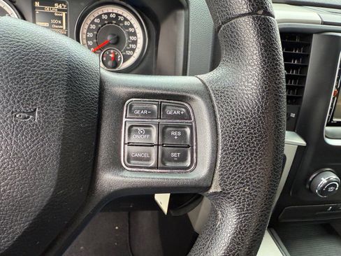 Used 2017 RAM 1500 Classic SLT image 32