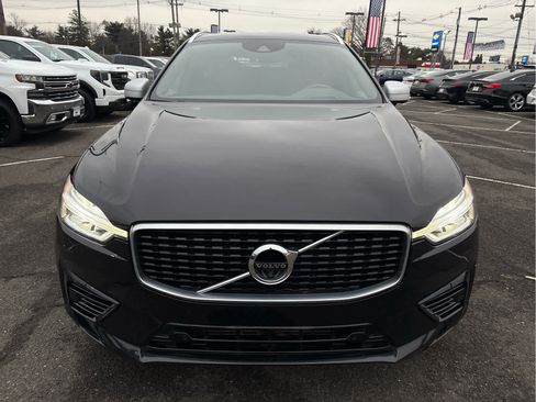 Used 2019 Volvo XC60 T8 R-Design w/ Advanced Package image 2