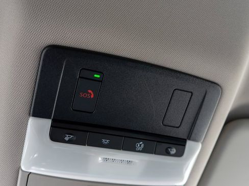 Used 2022 Nissan Rogue SV image 36