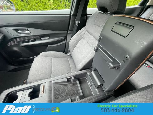 Used 2023 Nissan Ariya FWD image 32