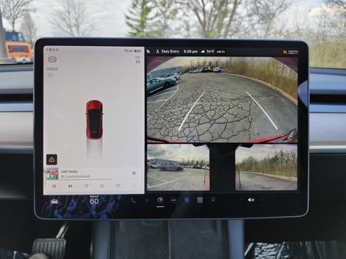 Used 2021 Tesla Model Y Long Range image 4