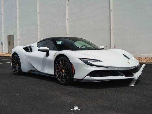 Used 2023 Ferrari SF90 Spider AWD/4WD image 9