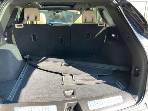 Used 2017 Cadillac XT5 Luxury w/ Driver Awareness Package AWD/4WD image 30